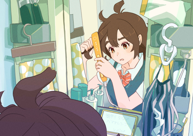 寝癖を直す女の子