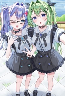 お揃いコーデの女の子🩵💚